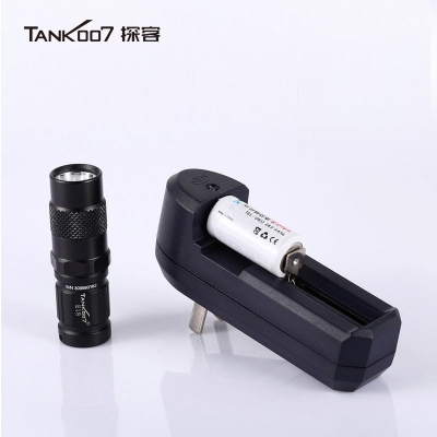 tank007探客便攜防狼超亮迷你照玉手電戶(hù)外徒步露營(yíng)E18小手電筒